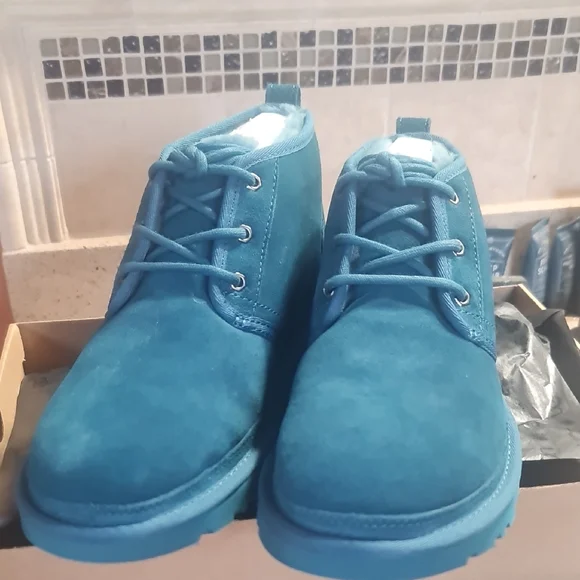 NIB UGG Men's M / 3236 Nuemel US 10 Chukka Suede Boots NEW NAVY 💙💚 - Picture 2 of 15